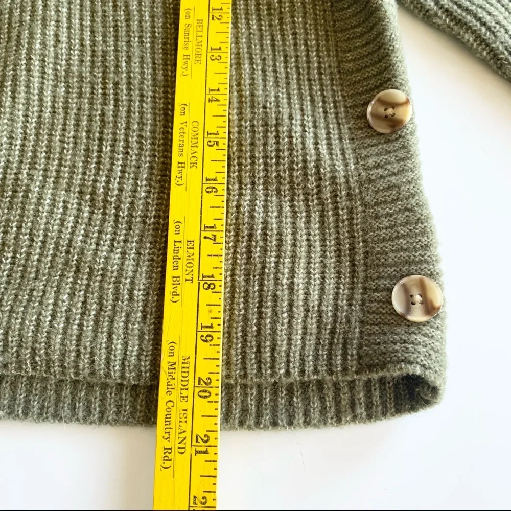 🌸New🌸 Sincerely Jules Long Sleeve Sweater Button Size Medium
